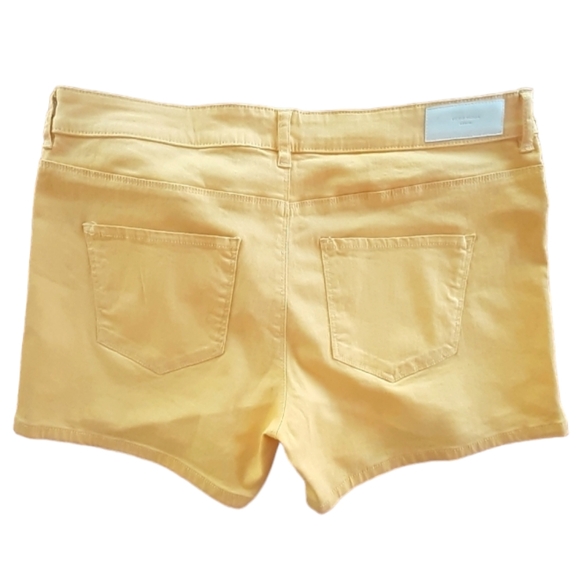 Vero Moda Women's Size XL Hot Seven  Mid-Rise Denim Shorts in Yellow - Picture 7 of 10
